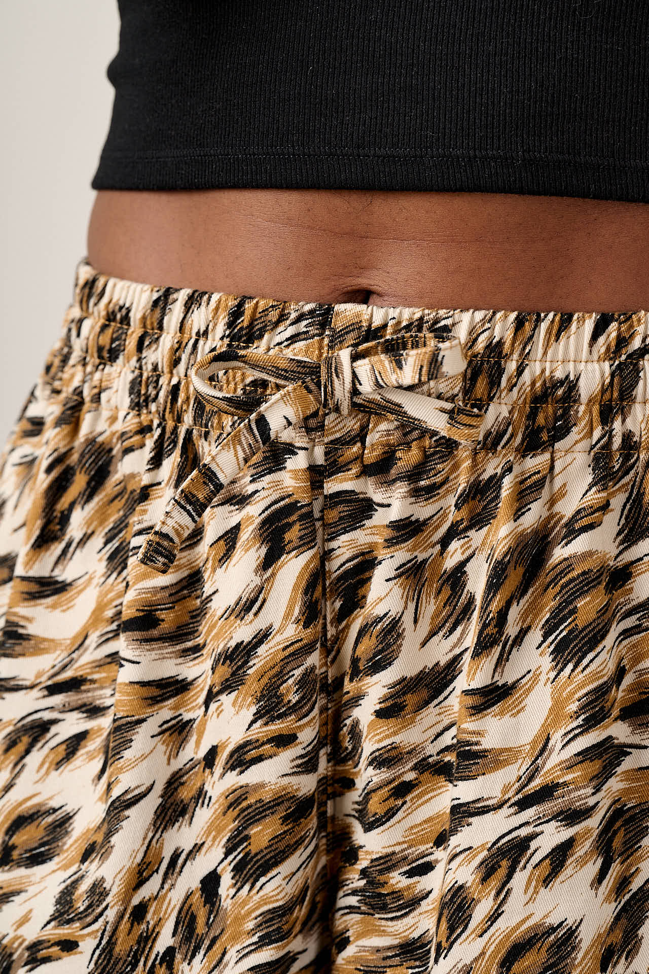 Charlie - Cotton Beach Shorts in Leo Swirl