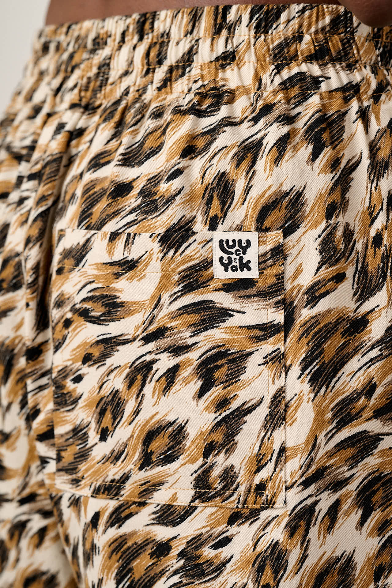 Charlie - Cotton Beach Shorts in Leo Swirl