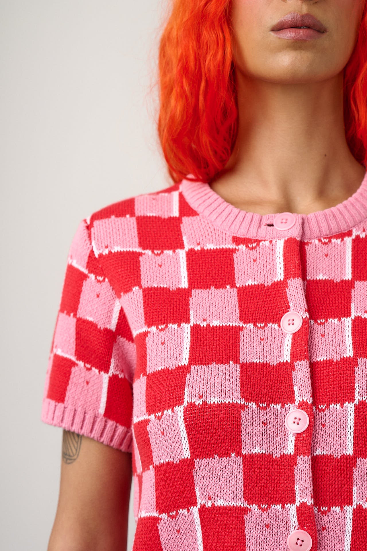 Lizzie - Cotton Short Sleeve Knitted Cardigan in Pink & Red Blurred Checkerboard