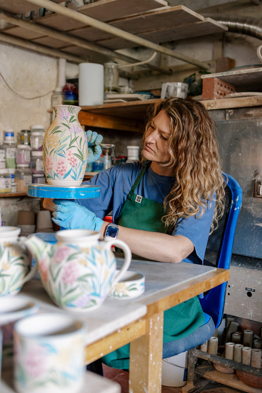 Amaia - Heavyweight Cotton Apron in Posy Green