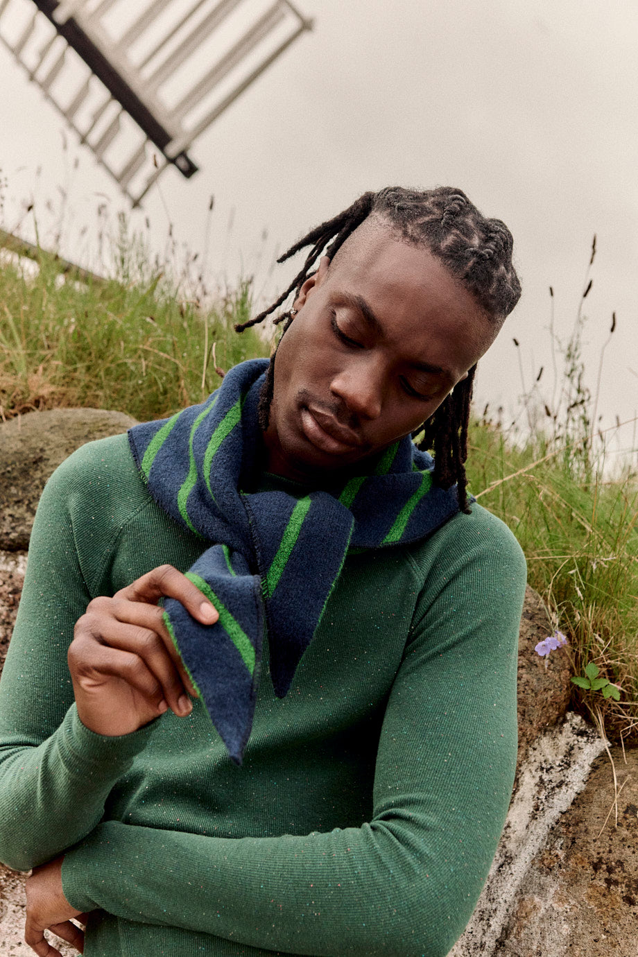 Loki - Neck Scarf in Blue & Green Stripe