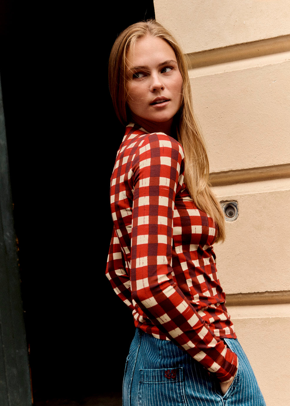 Sara - Mock Neck Viscose Top in Burgundy Gingham