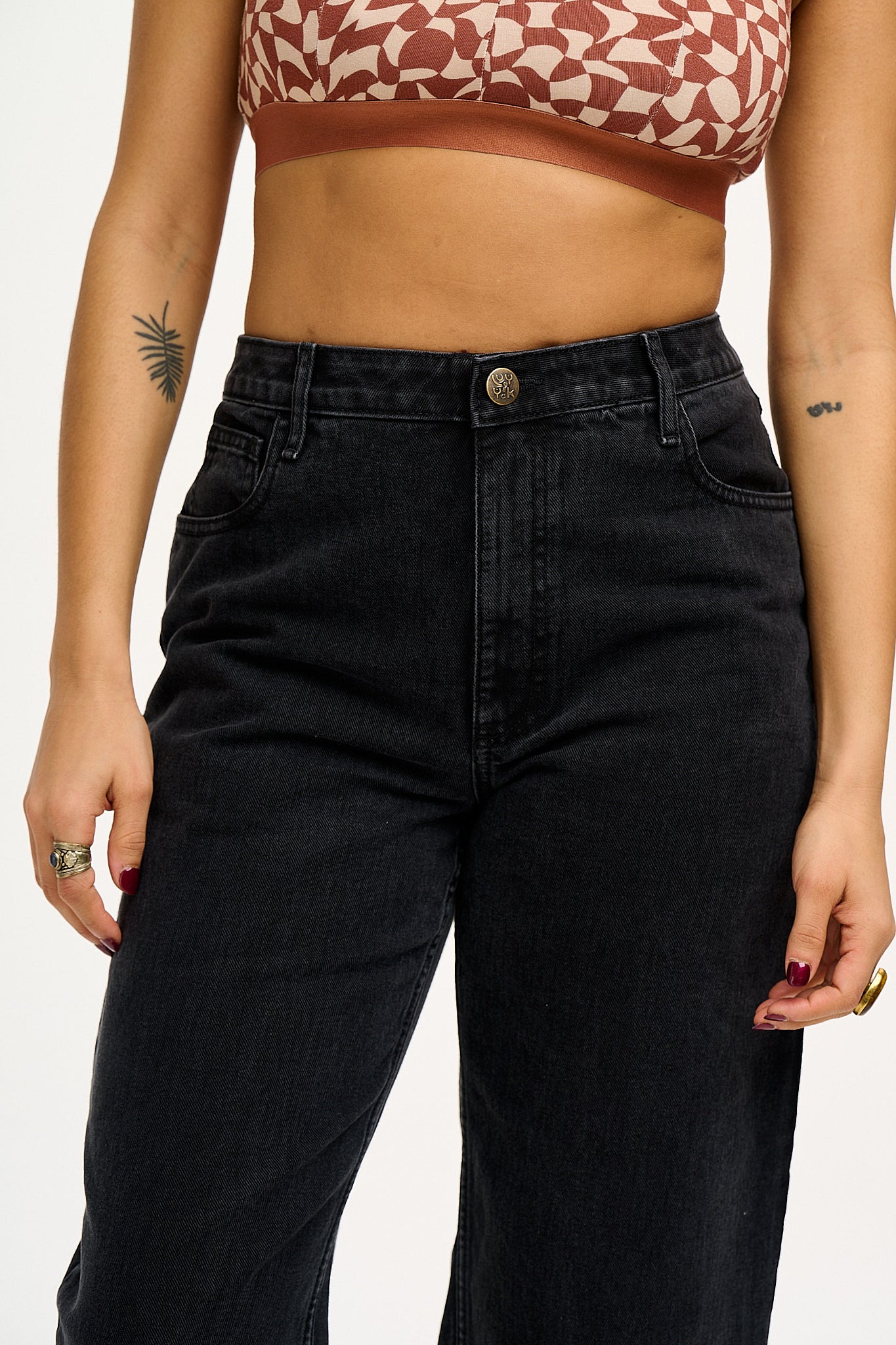 Drew Straight Leg Jeans: ORGANIC DENIM - Washed Black – Lucy & Yak