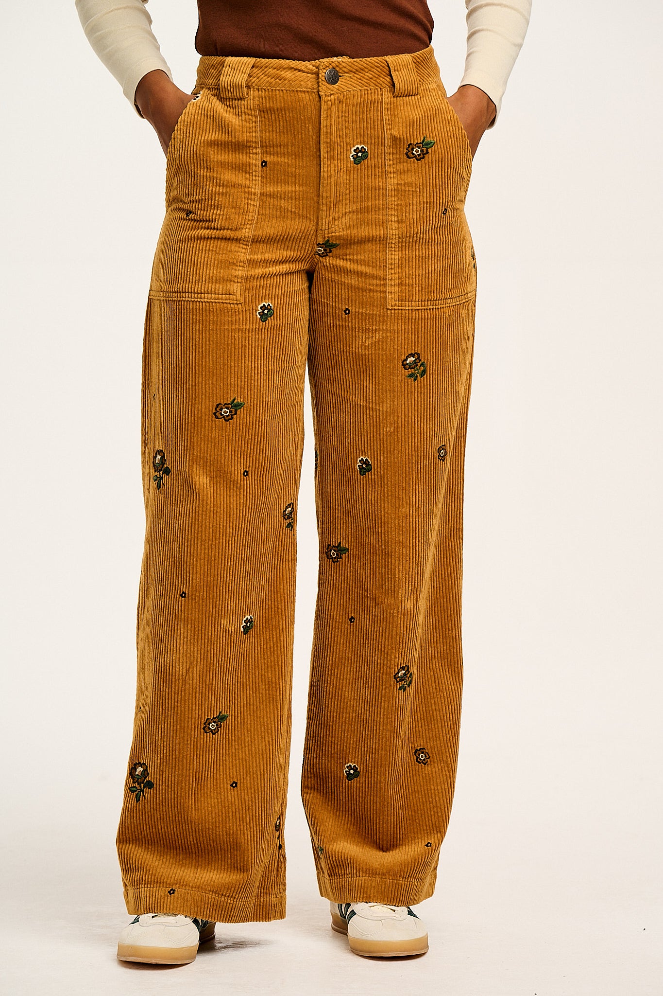 Delores - Wide Leg Corduroy Jeans with Clara Embroidery