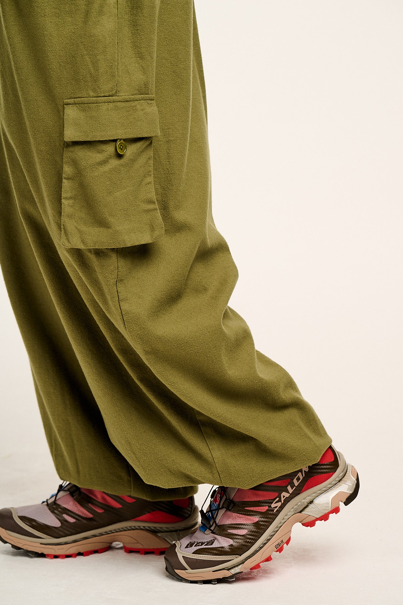 Rumi - Cargo Brushed Cotton Trousers in Khaki