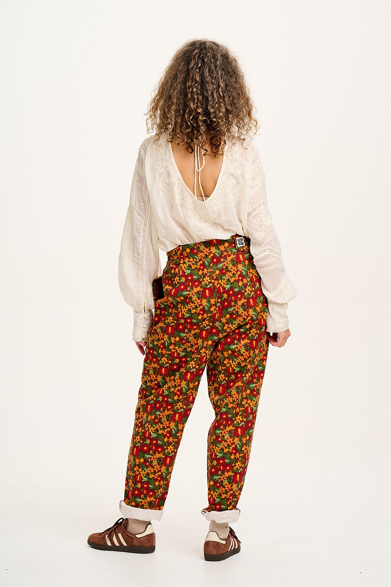 Addison - Tapered Twill Jeans in Rodeo Floral Print