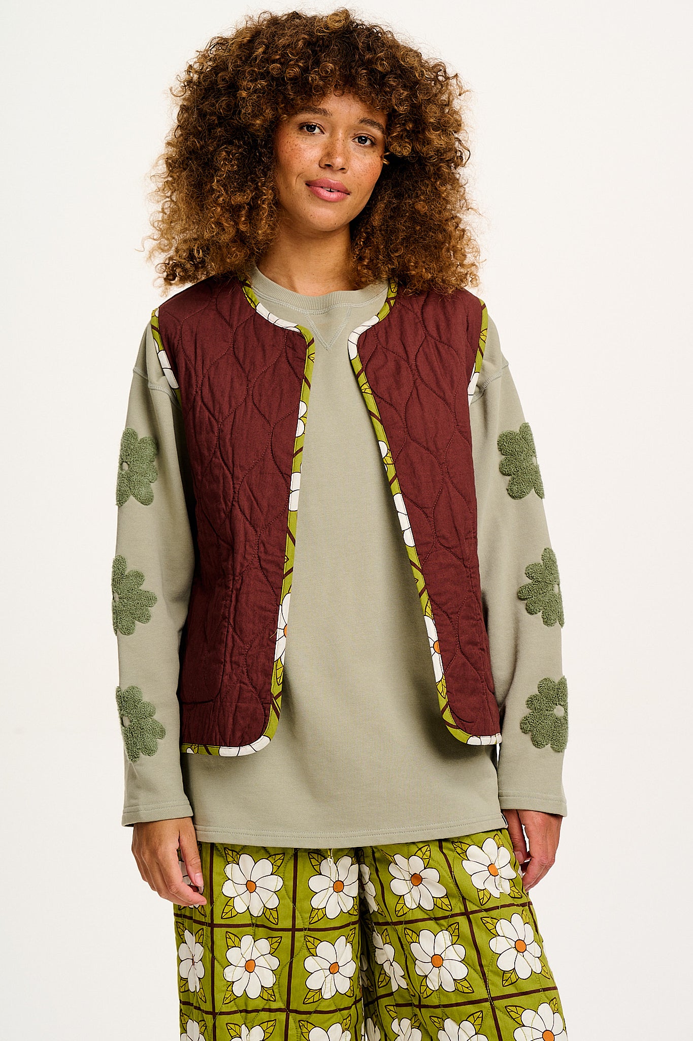 Emery - Reversible Quilted Gilet in Romneya Floral Print