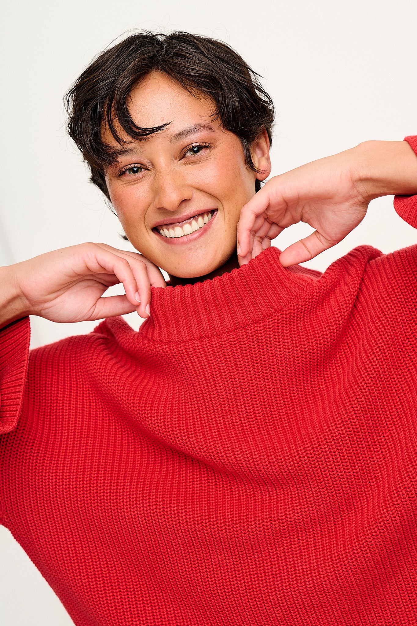 Amari - Oversized Knitted Jumper in Red