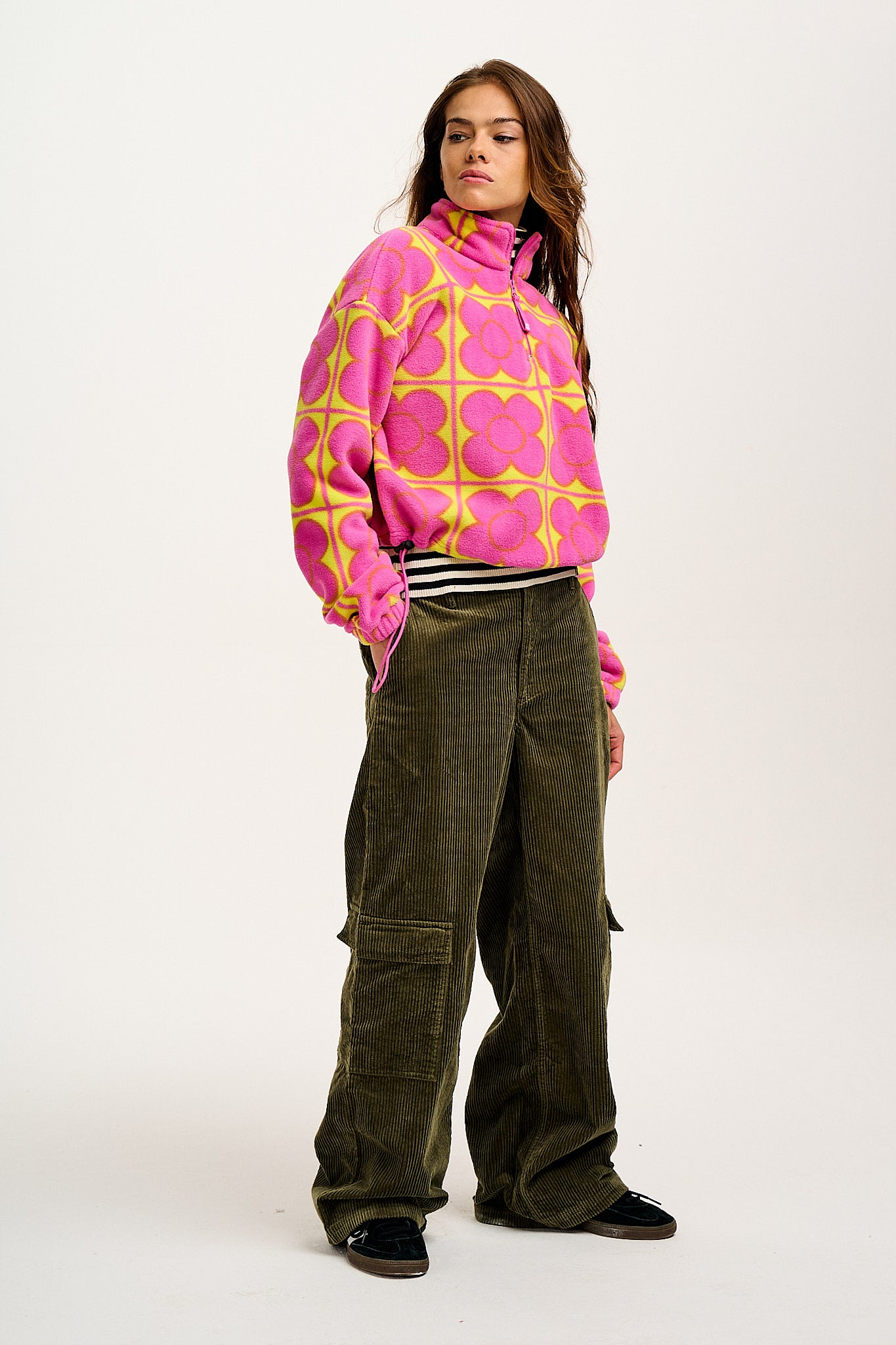 Blake - Cropped Fleece in Wallflower Print