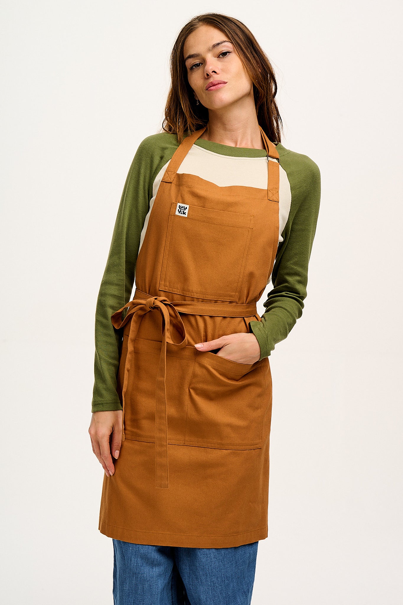 Ada - Midweight Cotton Apron in Tan