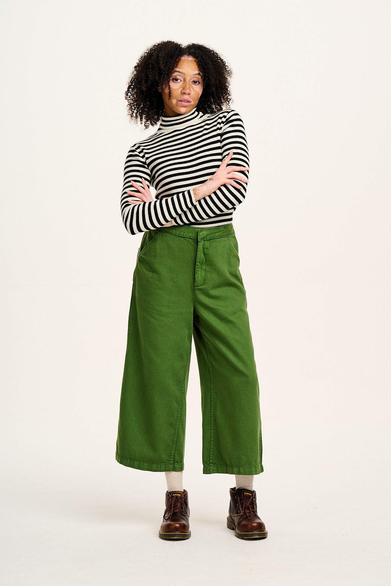 Halston - Wide leg Cotton Trousers in Highland Green