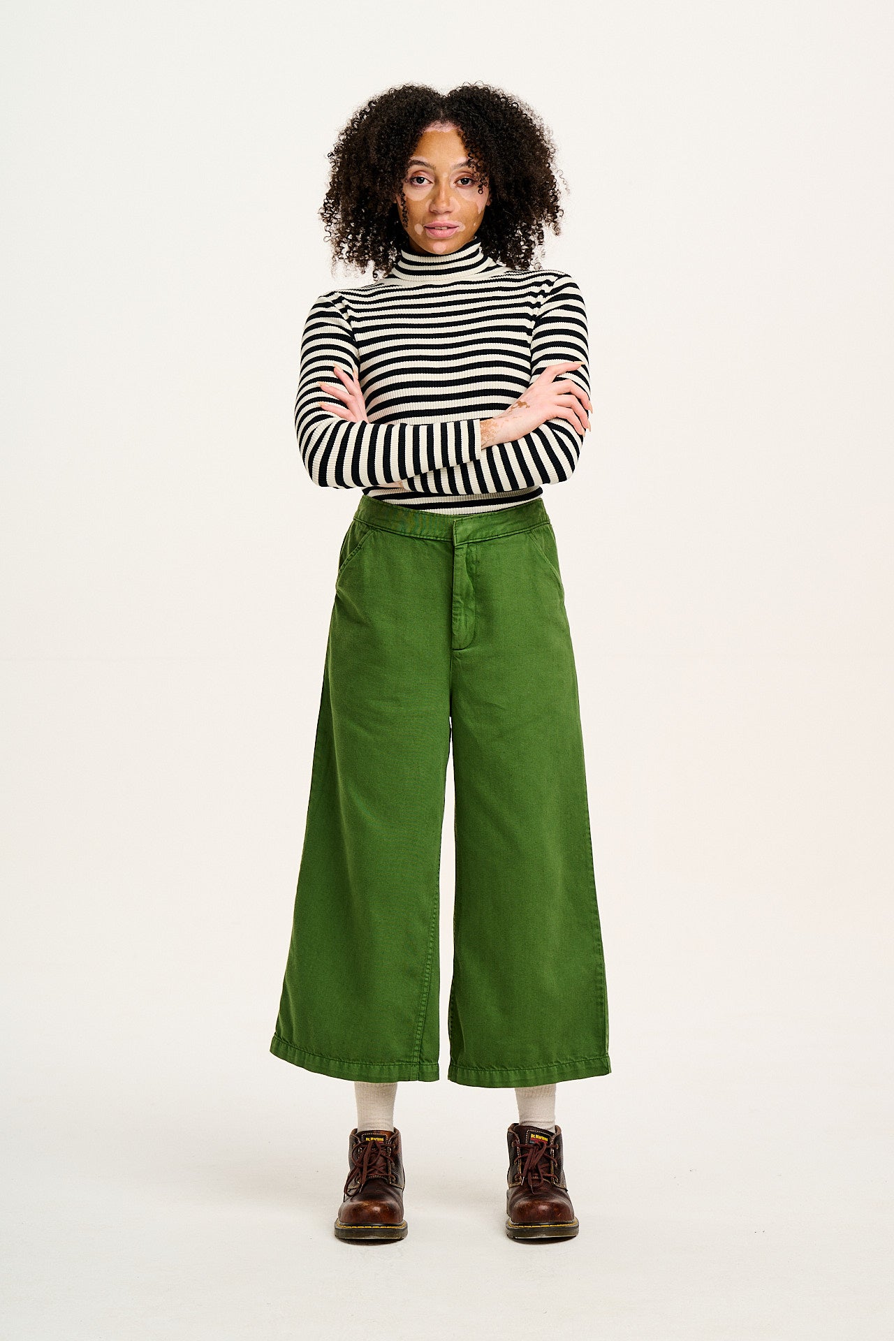 Halston - Wide leg Cotton Trousers in Highland Green