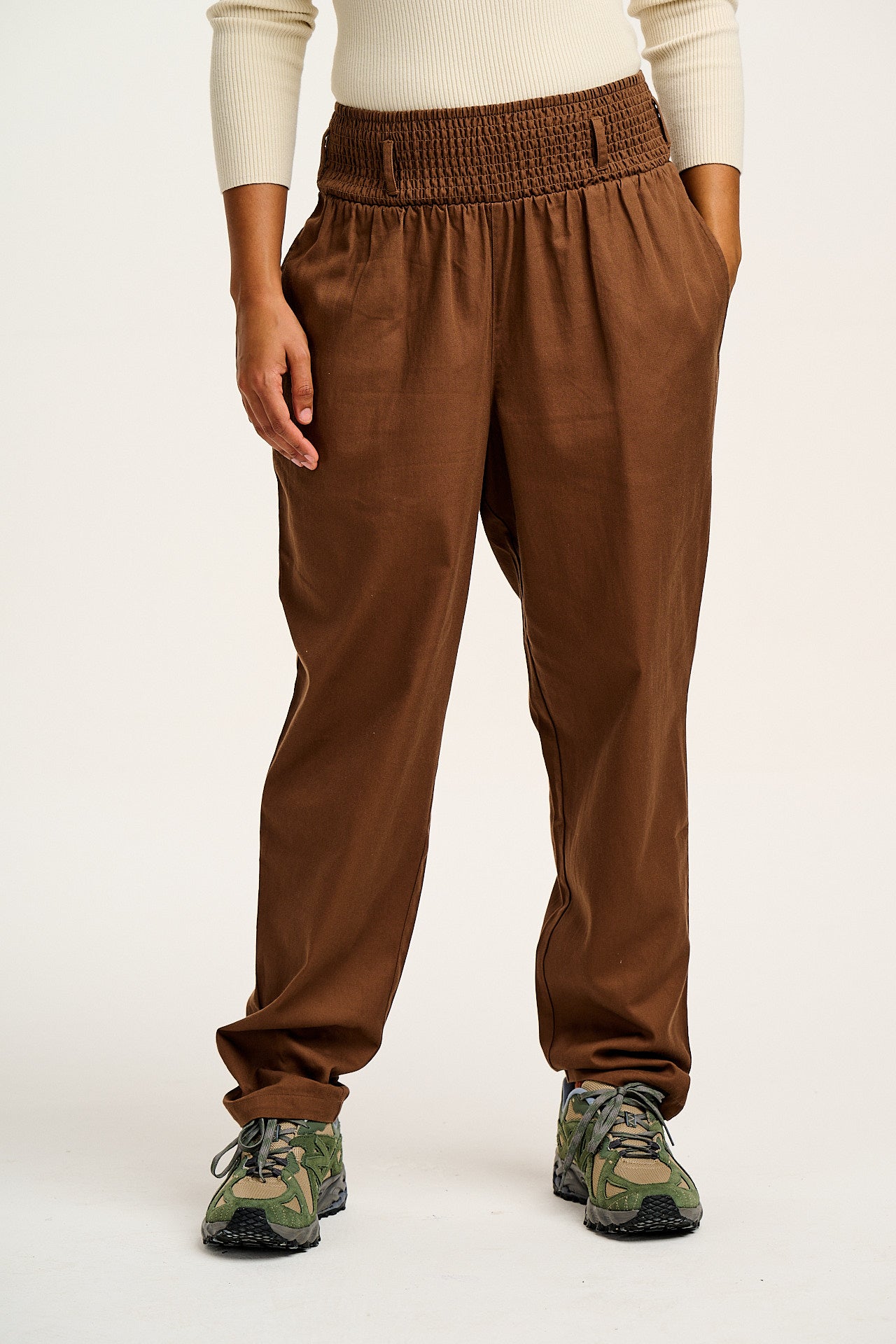 Alexa - Cotton Trousers in Cocoa Brown