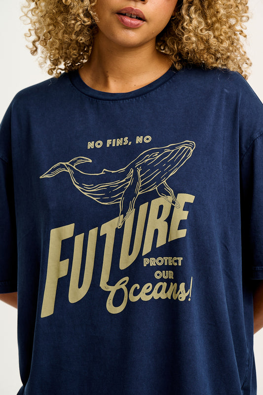 L.E. Benny - Oversized Cotton Tee in No Fins, No Future Print