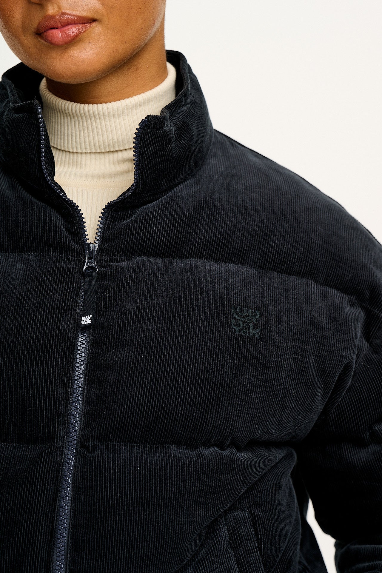 Paloma - Corduroy Puffer Jacket in Black