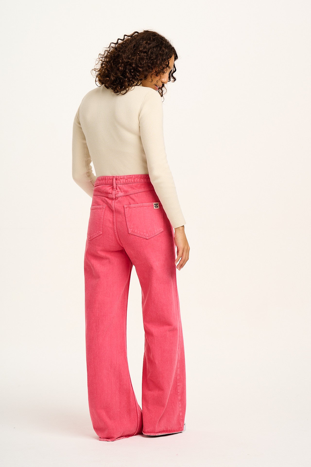 Carter - High Waisted Jeans in Pink Wash