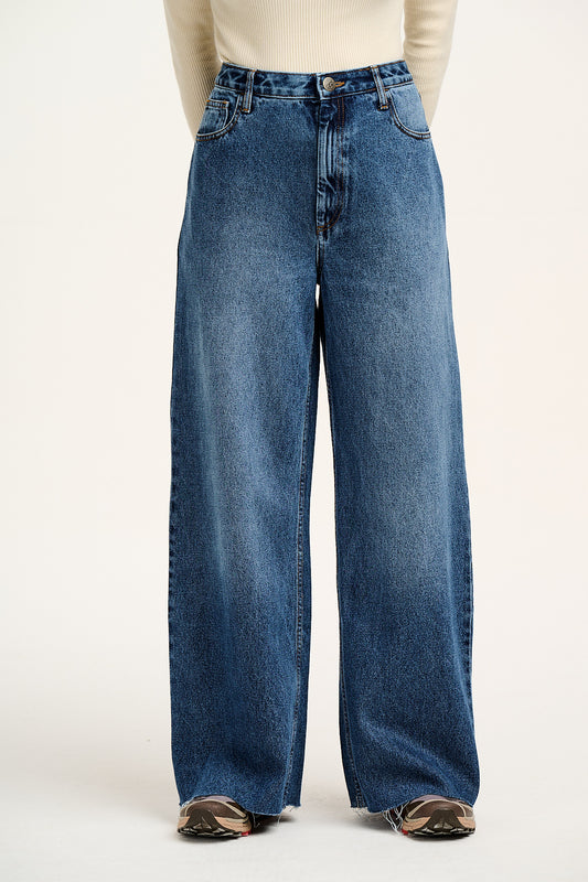 Carter - High Waisted Denim Jeans in Vintage Wash Blue