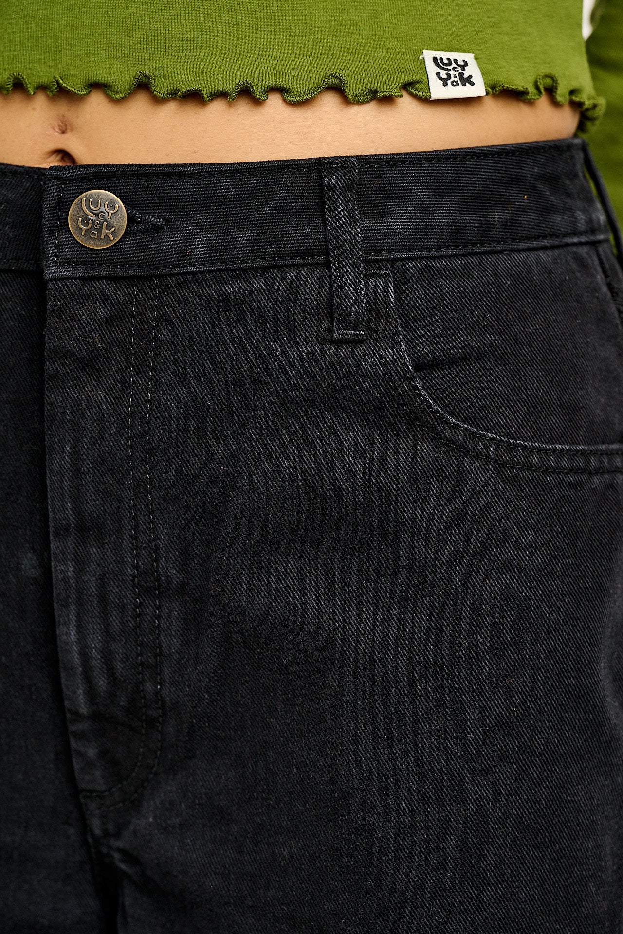 Carter - High Waisted Jeans in Black Wash