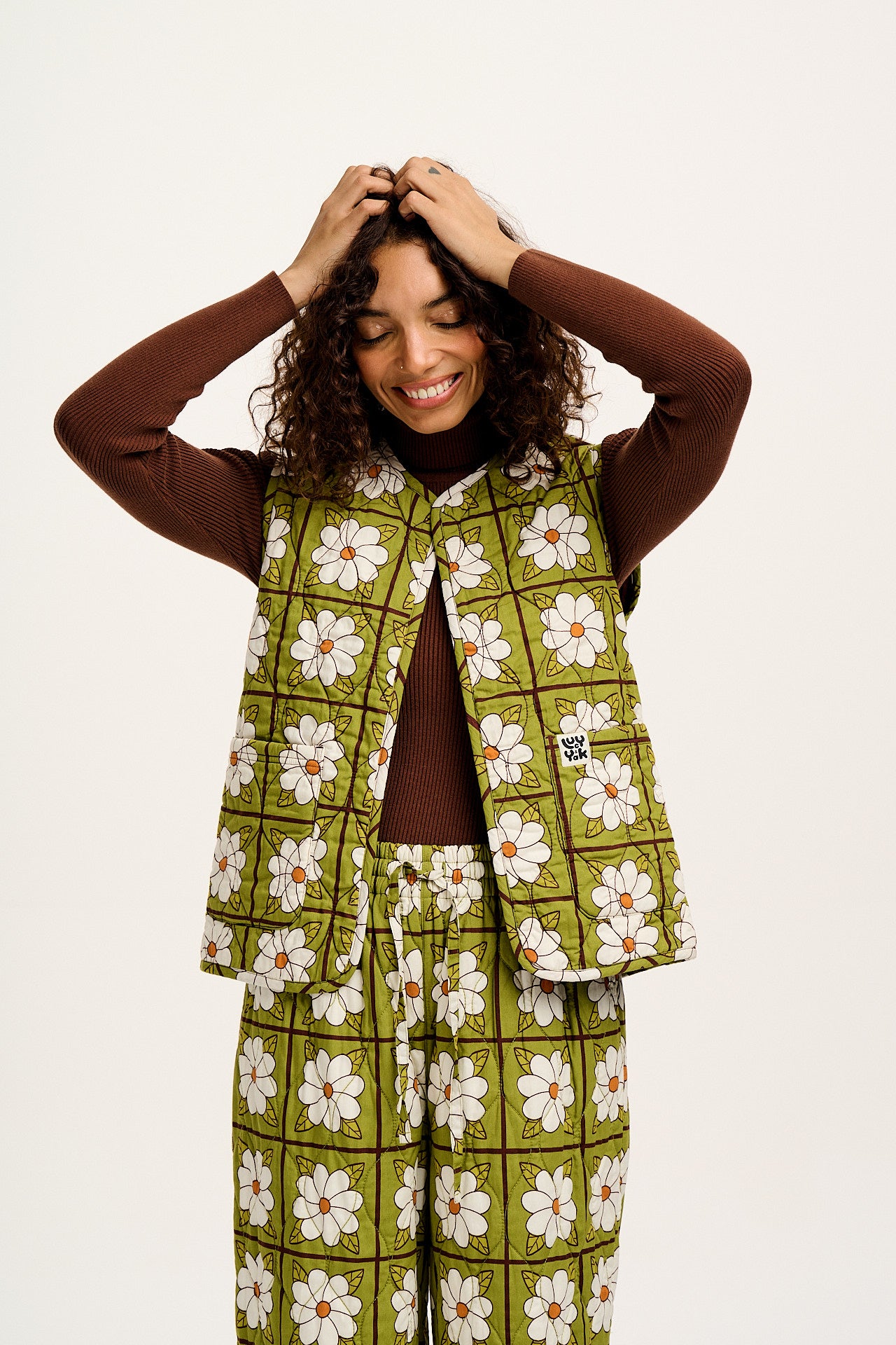 Emery - Reversible Quilted Gilet in Romneya Floral Print