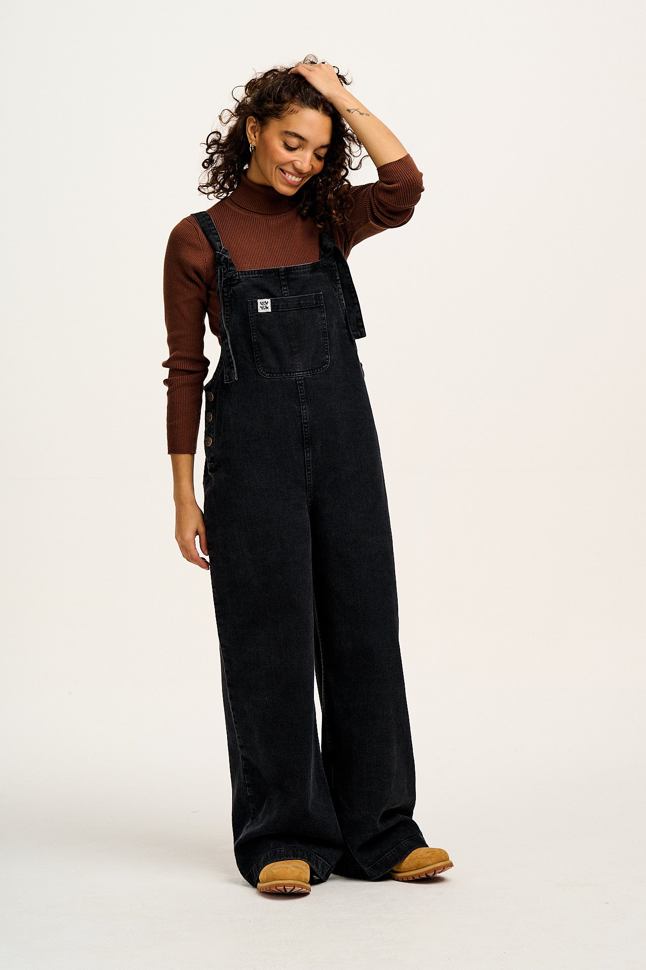 Ali - Baggy Denim Dungarees in Washed Black