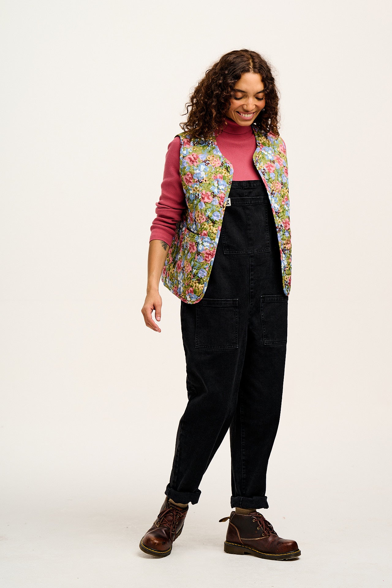 Emery - Reversible Quilted Gilet in Elsinore Floral Print