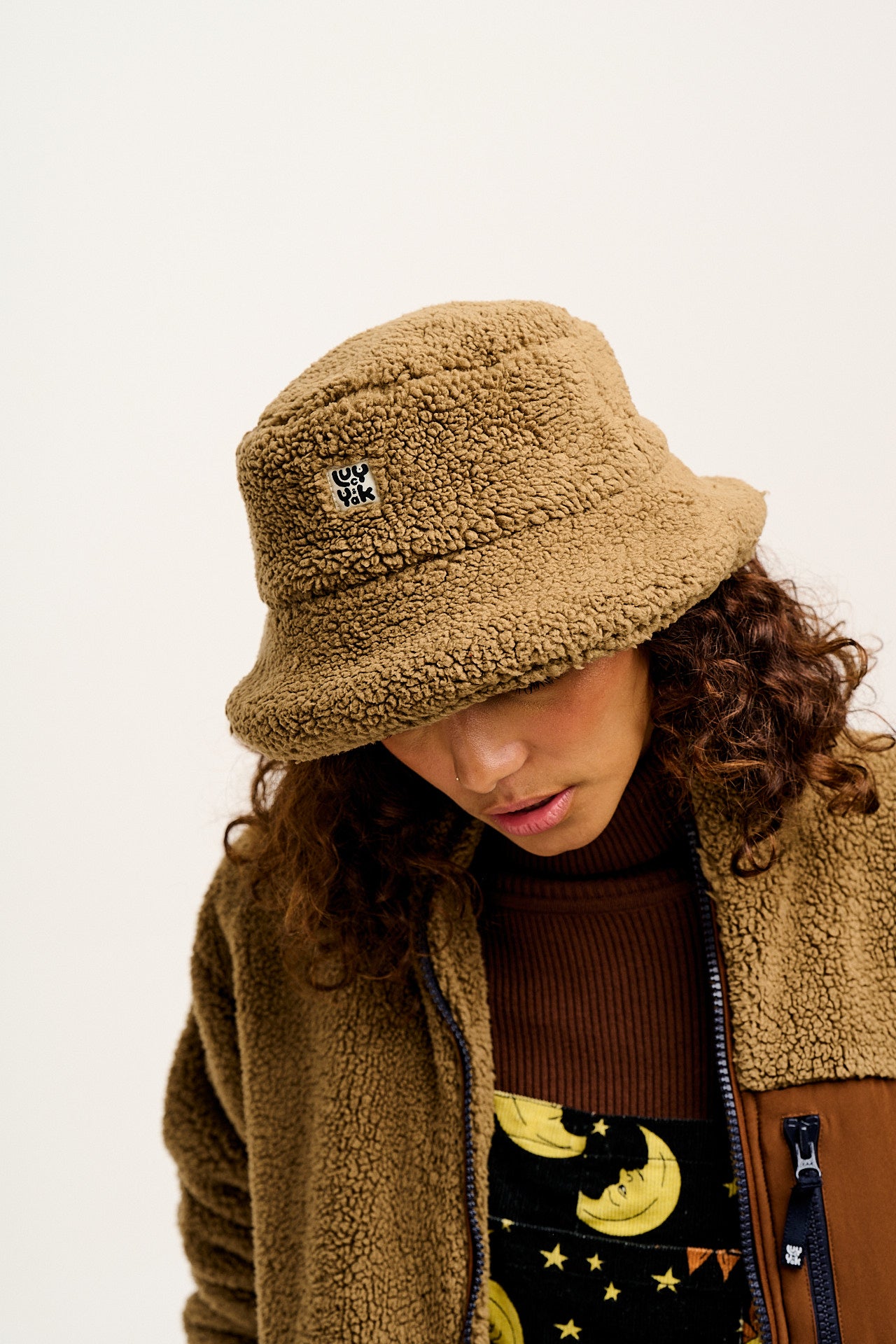 Travis - Borg Fleece Bucket Hat in Cocoa