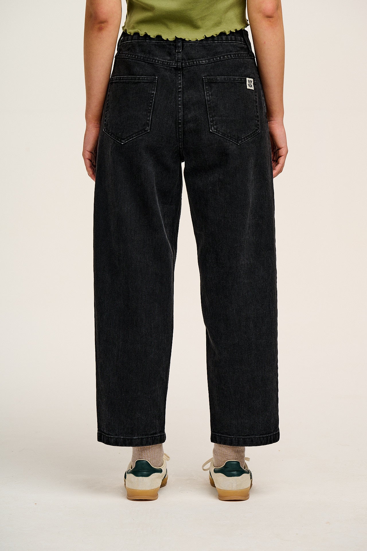 Drew - Straight Leg Denim Jeans in Washed Black