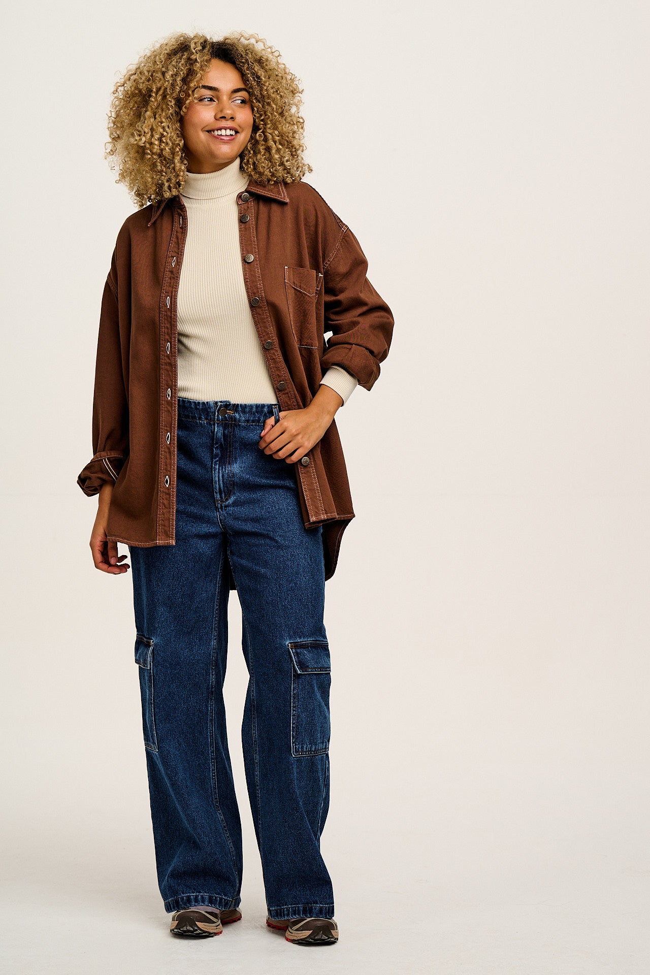 Sydney - Oversized Cotton Shirt in Chestnut Brown