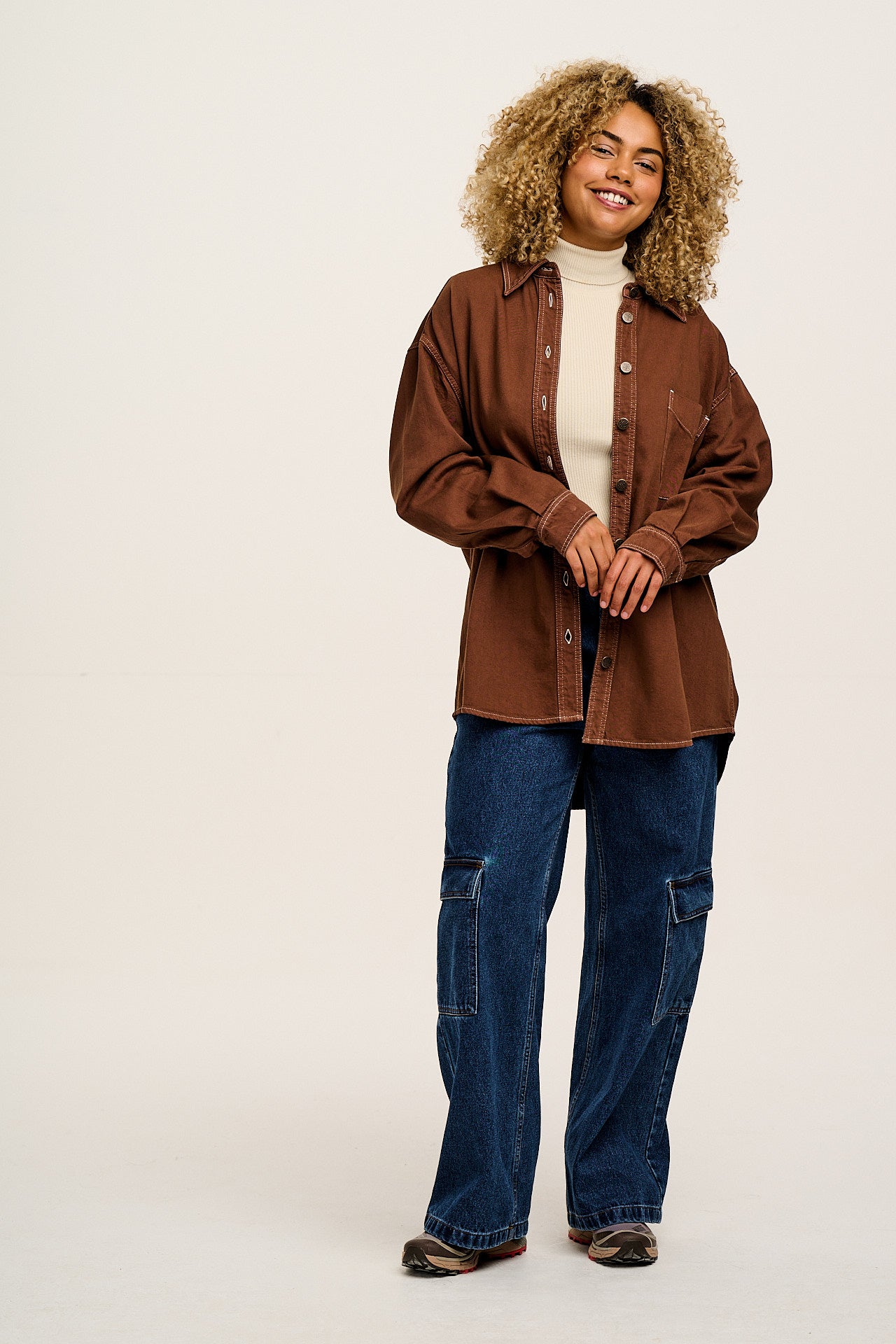 Sydney - Oversized Cotton Shirt in Chestnut Brown