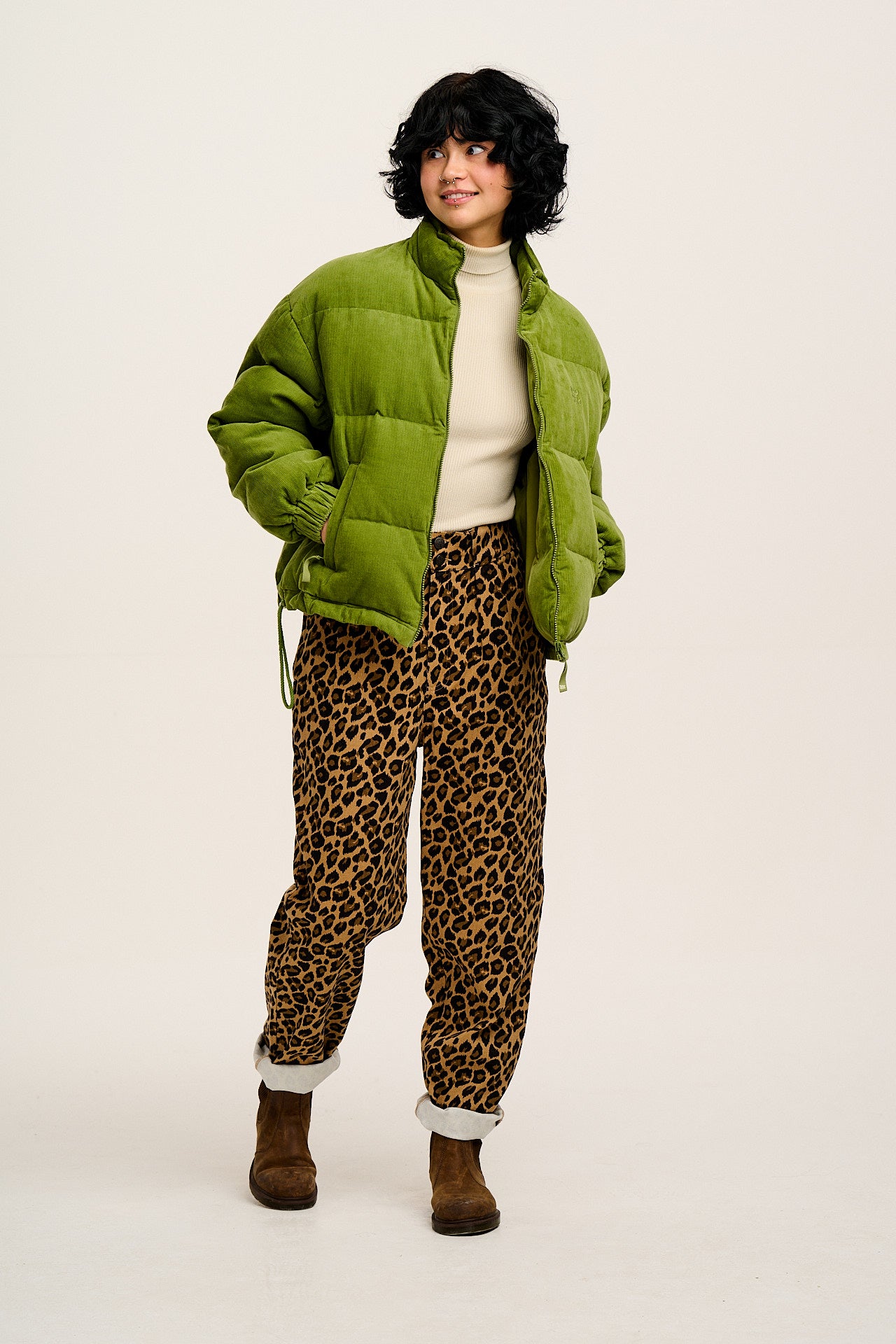 Addison - Tapered Twill Trousers in Leopard Print