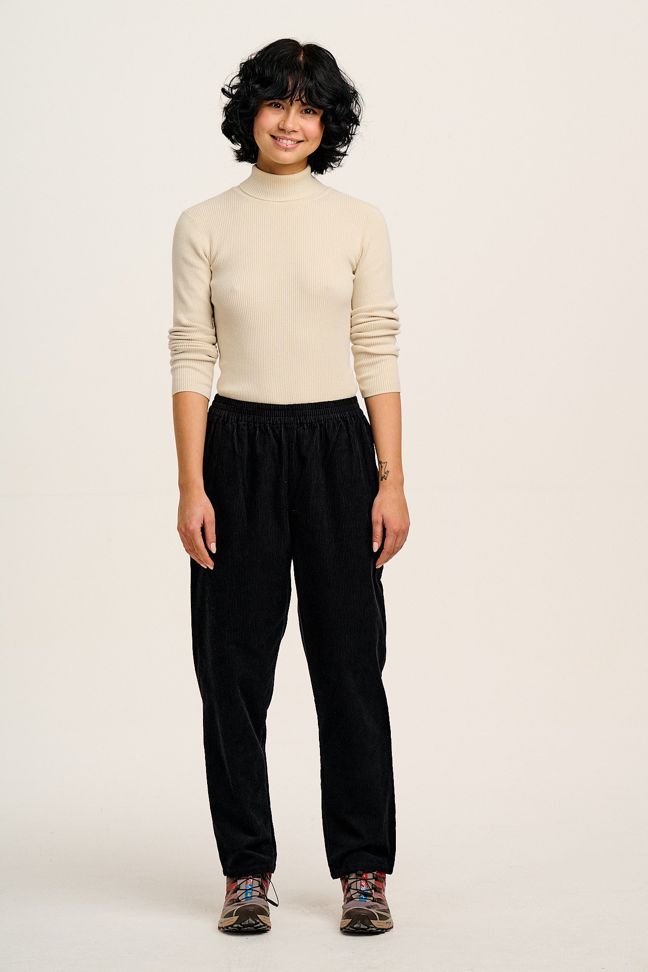 Billie - Corduroy Trousers in Black