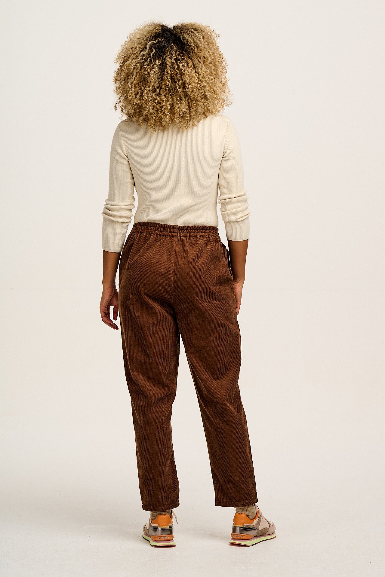 Billie - Corduroy Trousers in Oak Brown