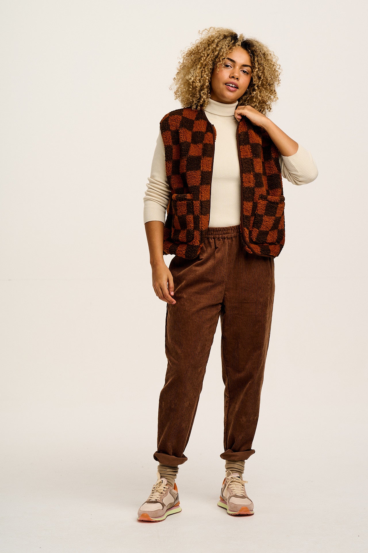 Billie - Corduroy Trousers in Oak Brown