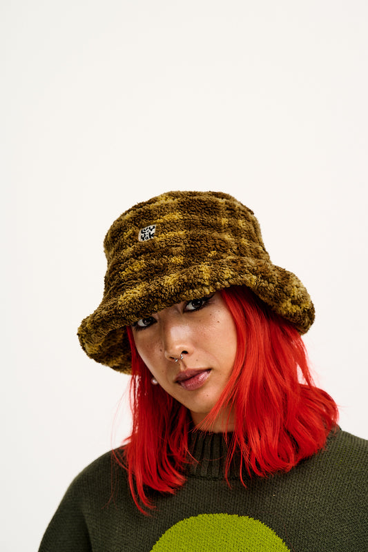 Travis - Borg Fleece Bucket Hat in Brown Cher Check Print