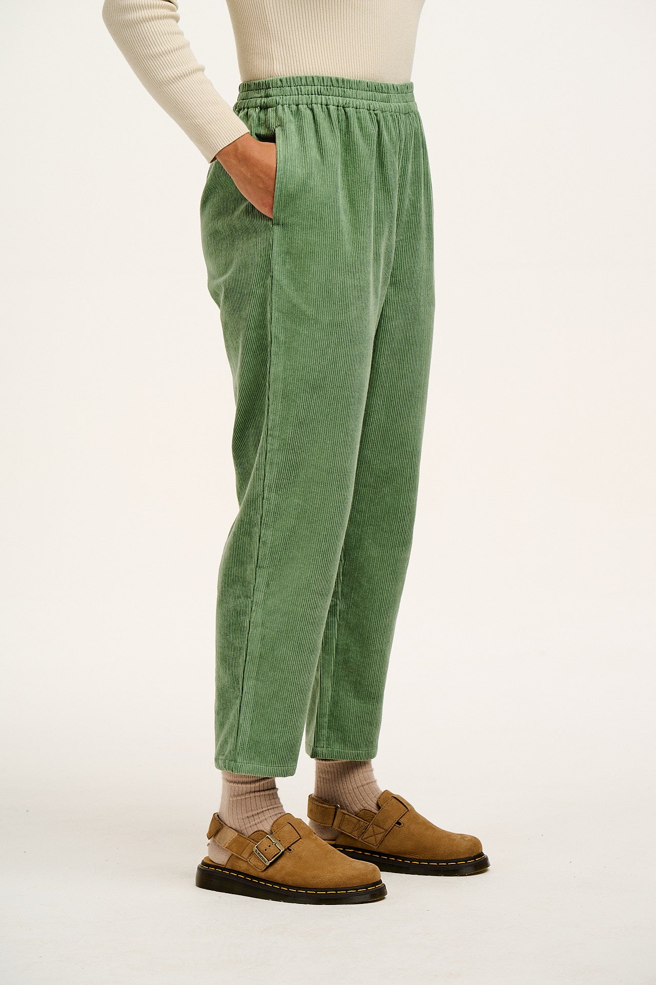 Billie - Corduroy Trousers in Green Bay