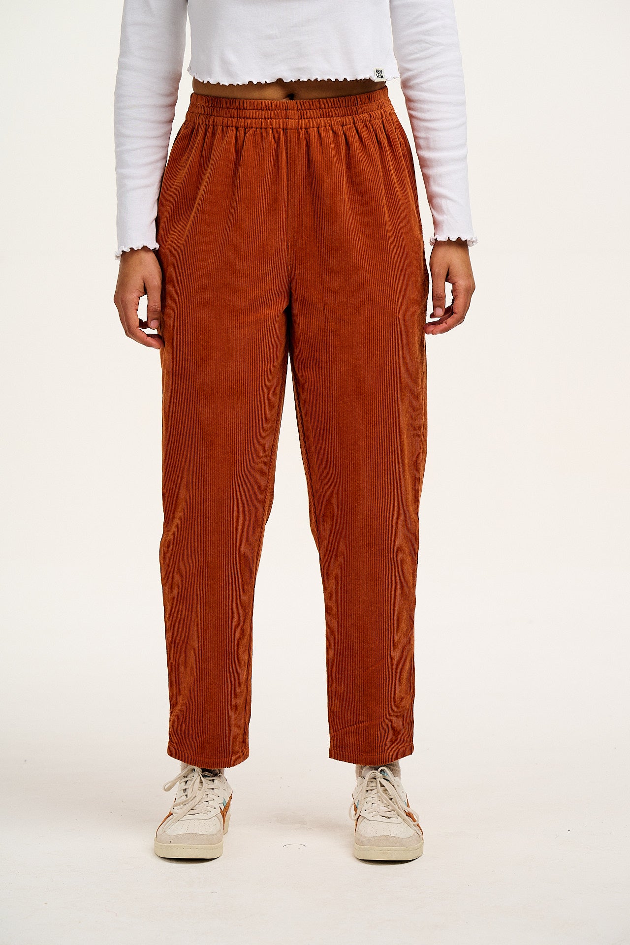 Billie - Corduroy Trousers in Red Clay