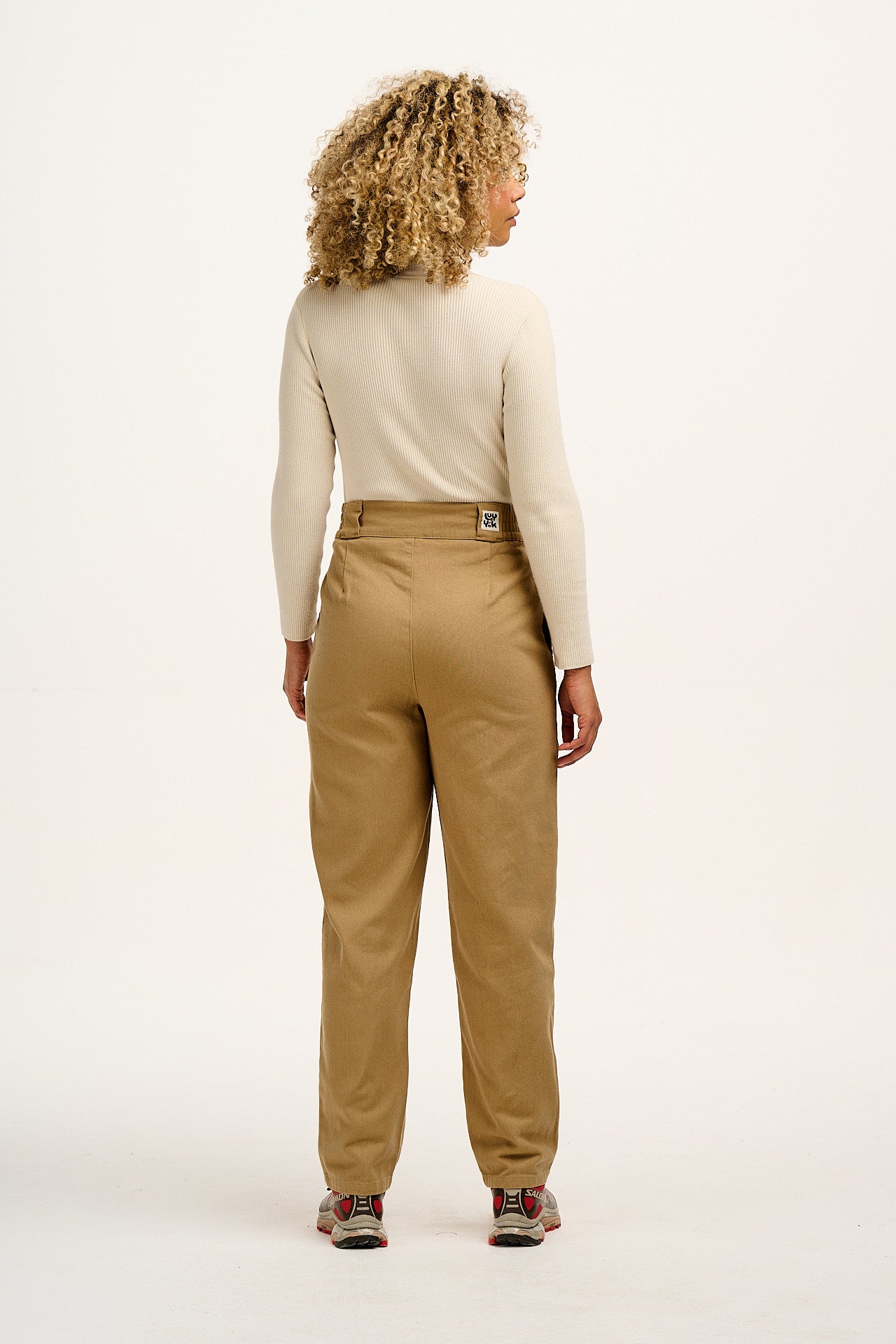 Addison - Tapered Twill Trousers in Vintage Tan