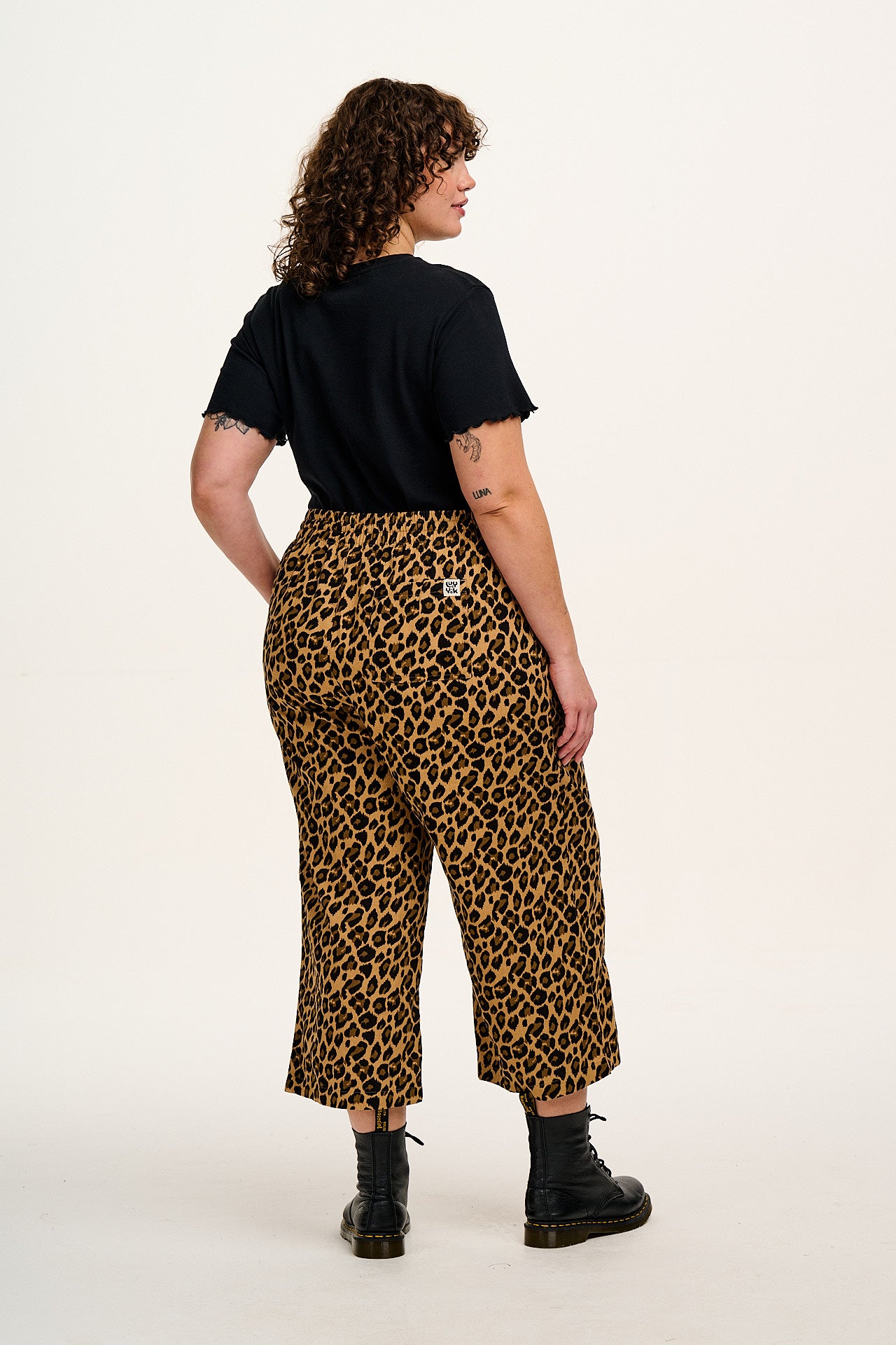 Chuck - Wide Leg Cotton Trousers in Leopard Print