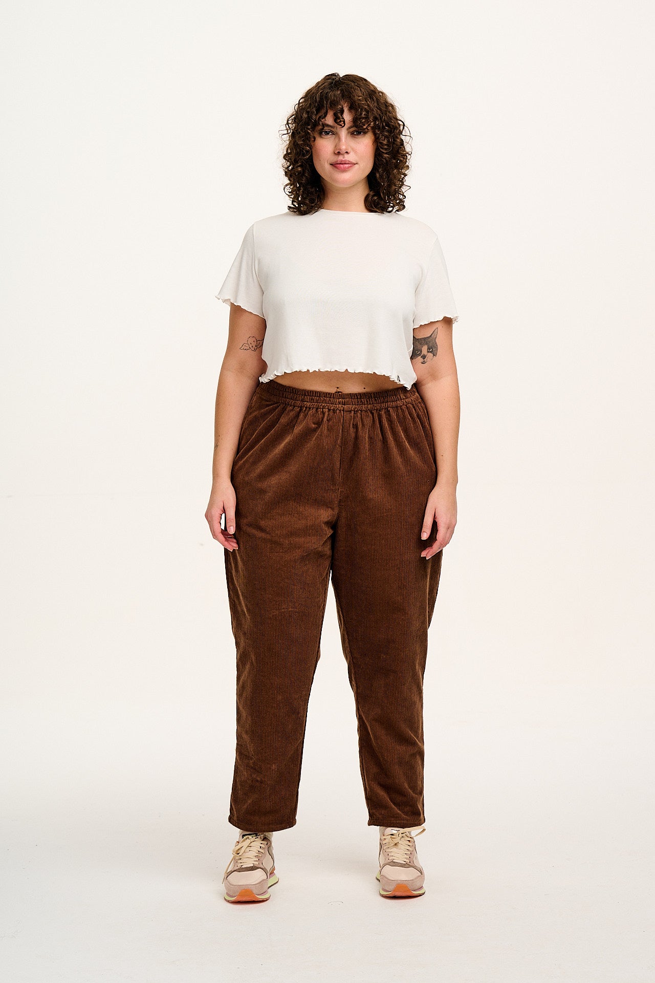 Billie - Corduroy Trousers in Oak Brown