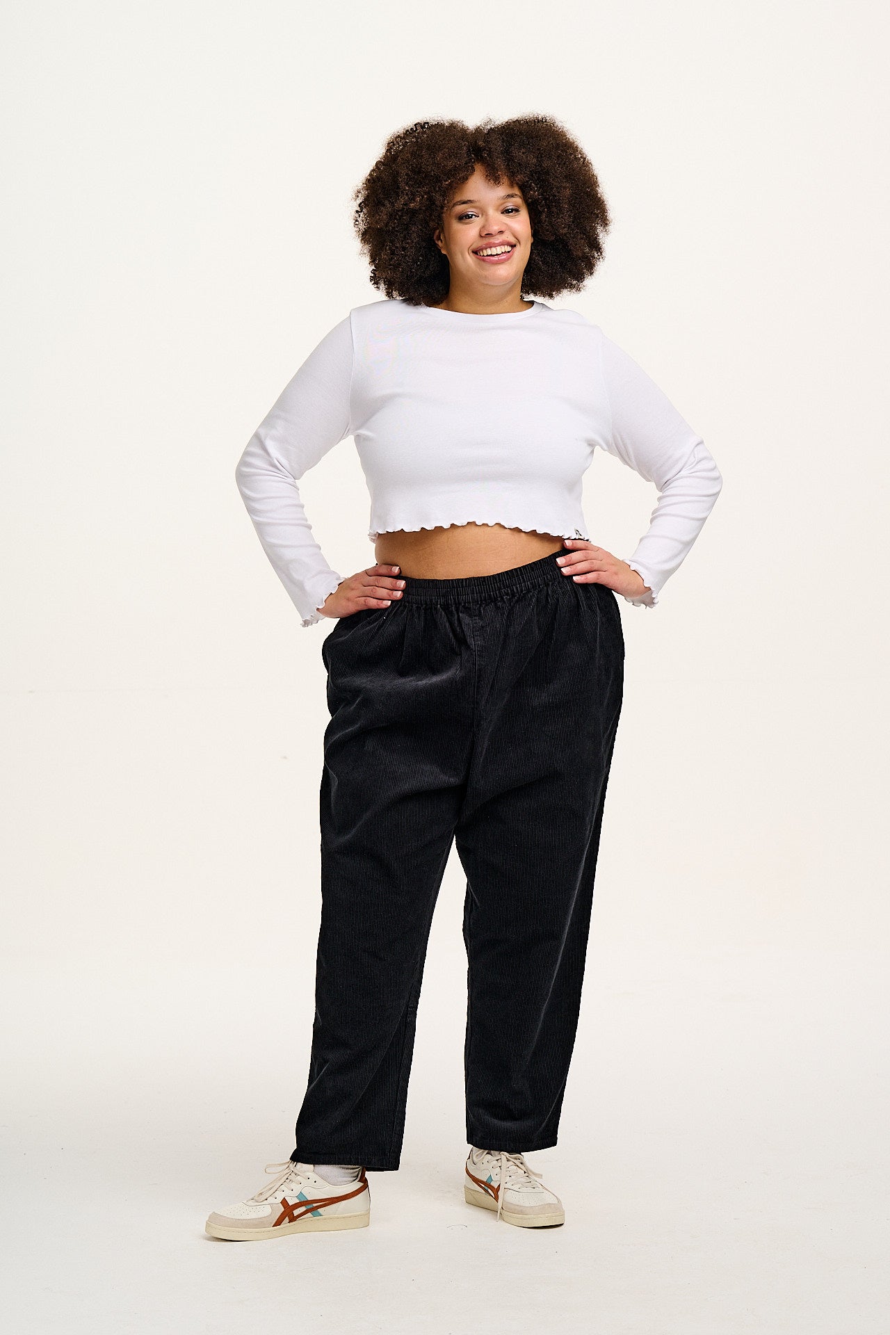 Billie - Corduroy Trousers in Black