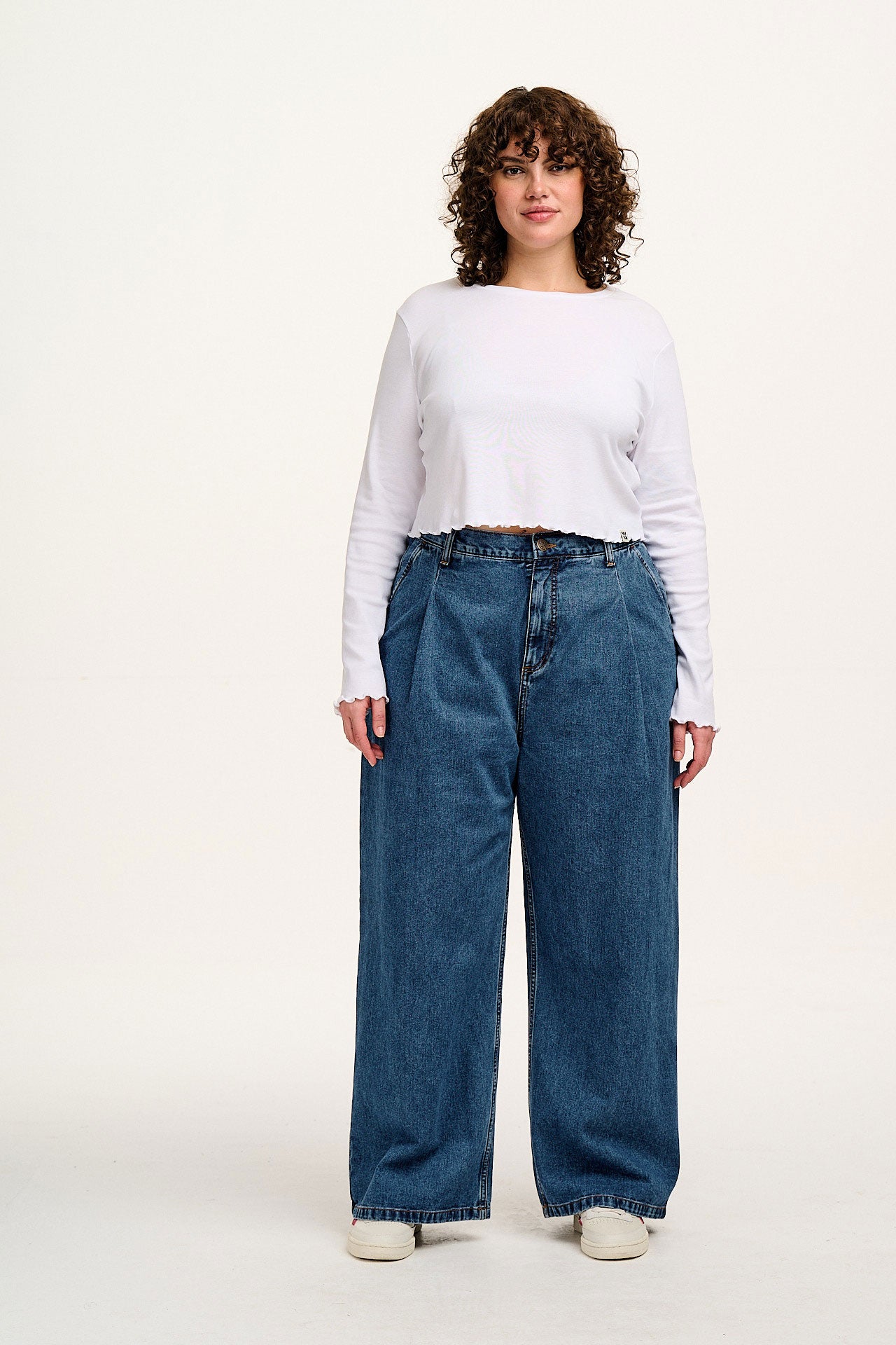 Cole - Baggy Wide Leg Denim Jeans in Mid Wash Blue