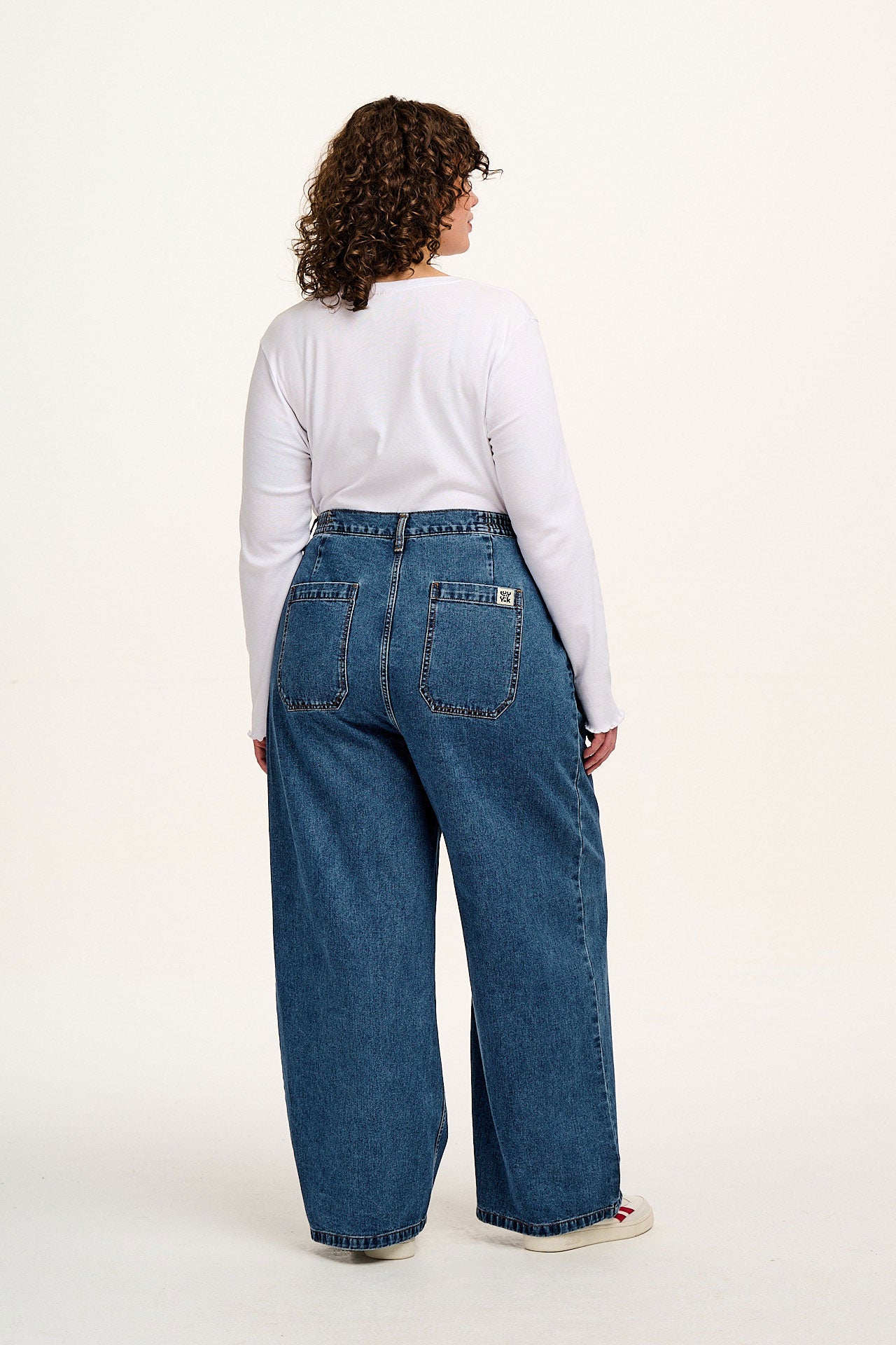 Lucy orders and Yak L.E. Cole Jeans W50R or UK 30 or US 26