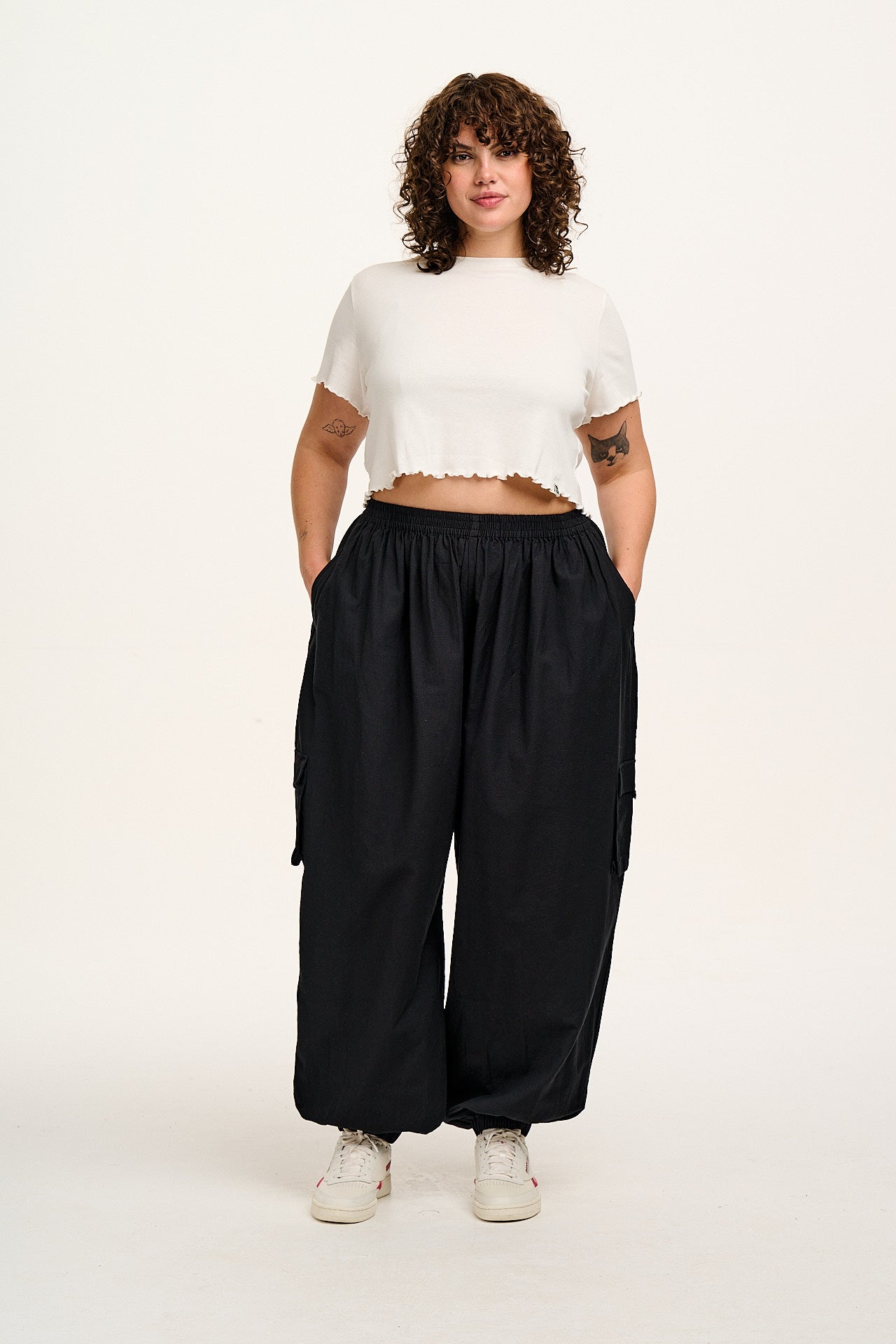 Rumi - Balloon Cotton & Linen Trousers in Black