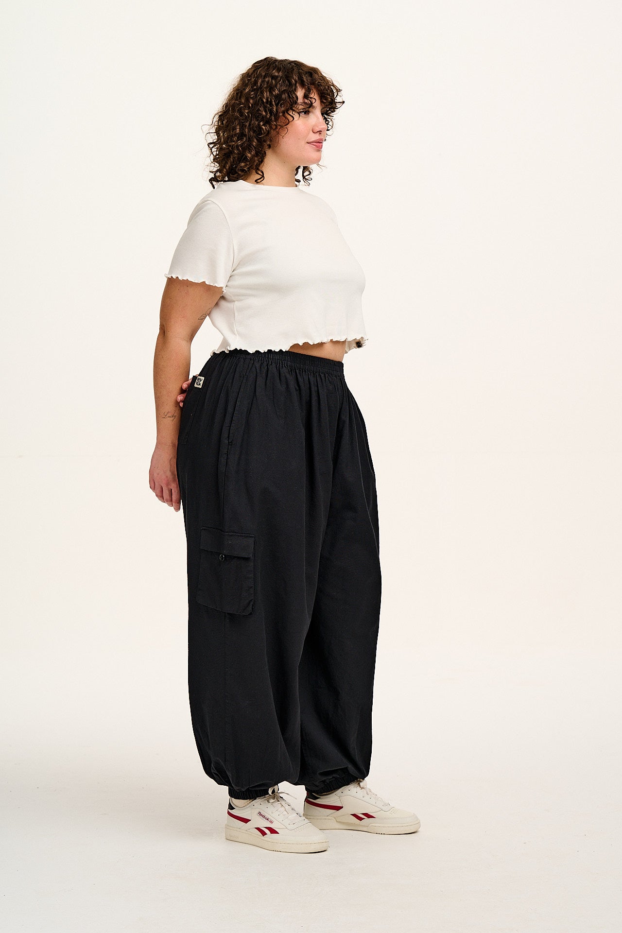 Rumi - Balloon Cotton & Linen Trousers in Black