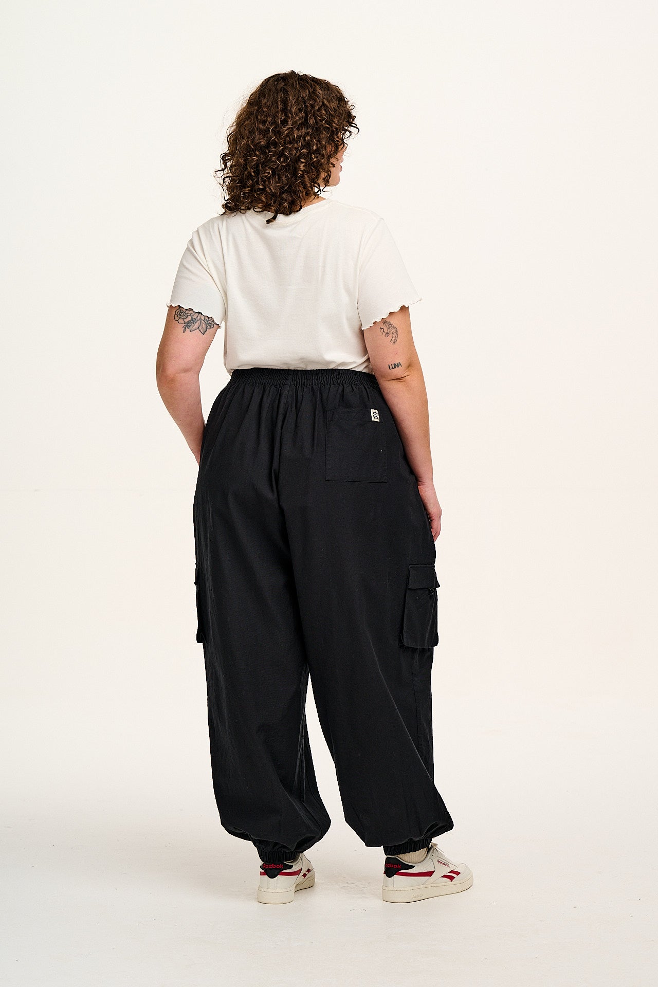 Rumi - Balloon Cotton & Linen Trousers in Black