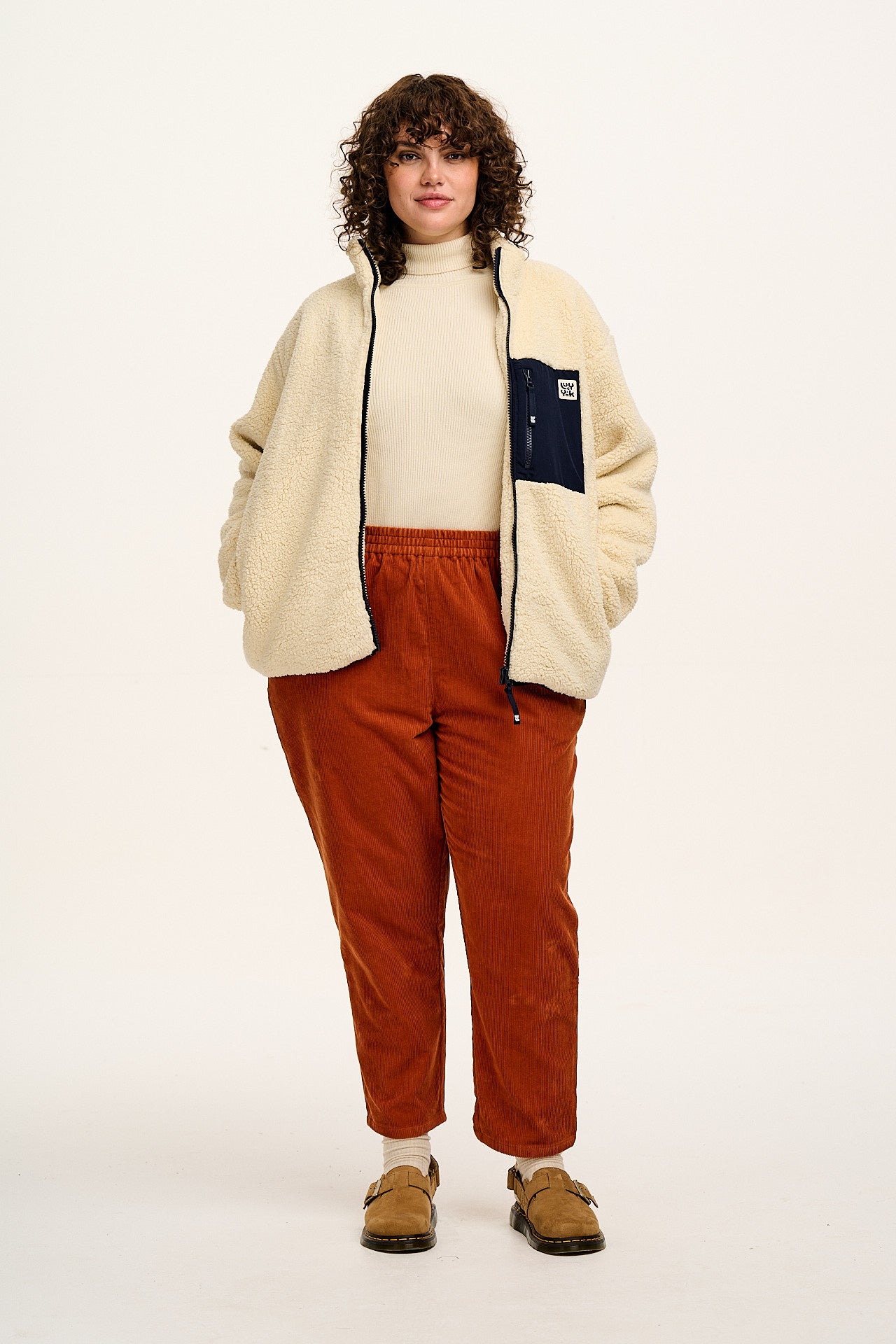 Billie - Corduroy Trousers in Red Clay