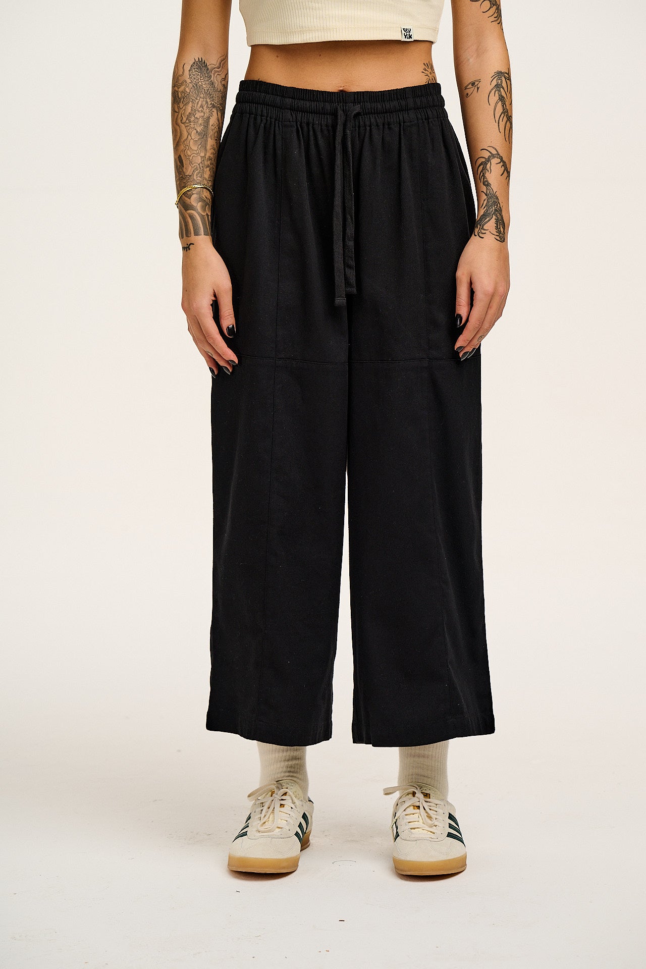 Chuck - Wide Leg Cotton Trousers in Black