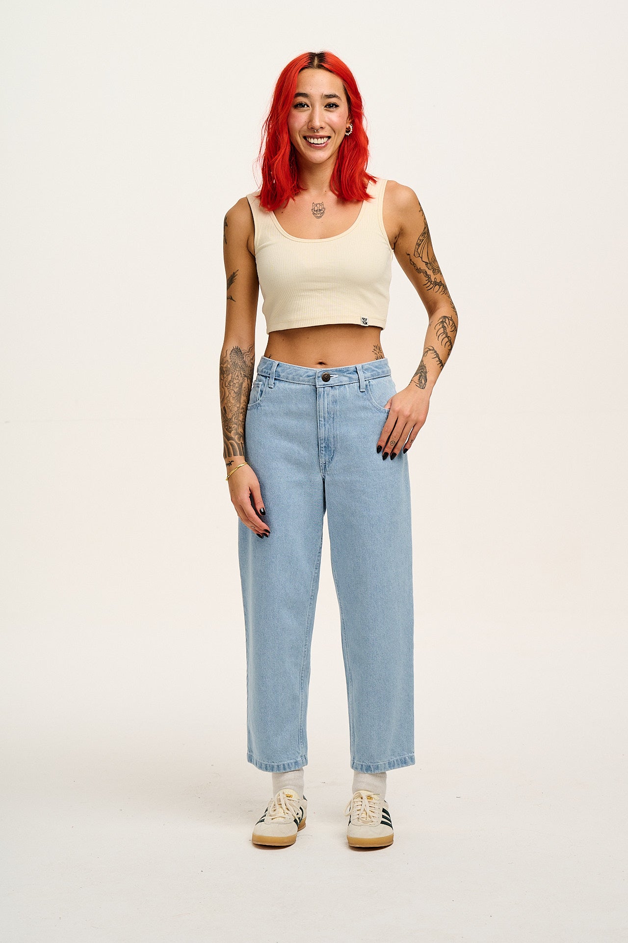 Drew - Cropped Straight Leg Denim Jeans in Light Wash Blue