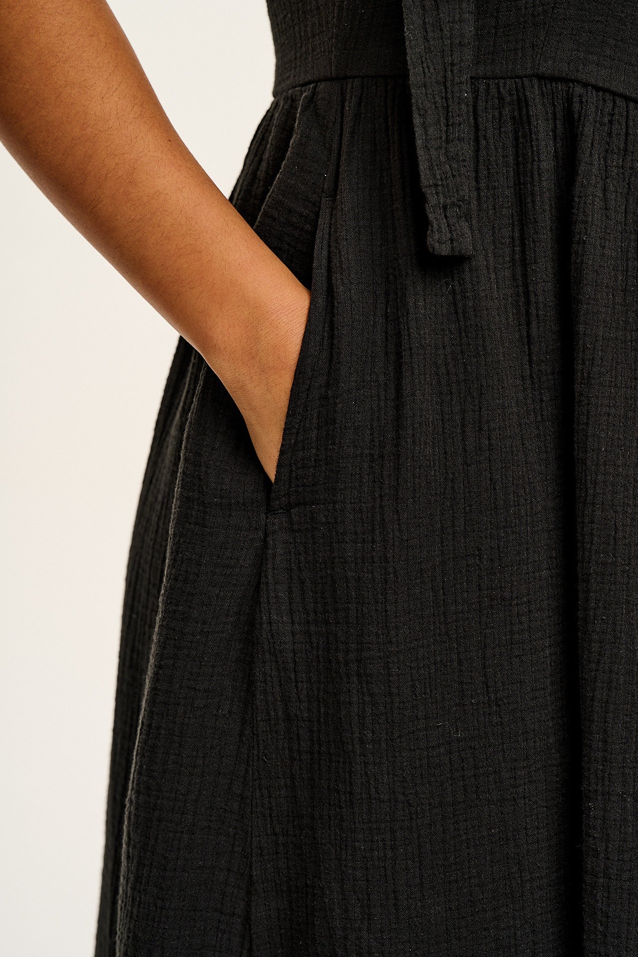 Faye - Midi Cotton Gauze Dress in Black