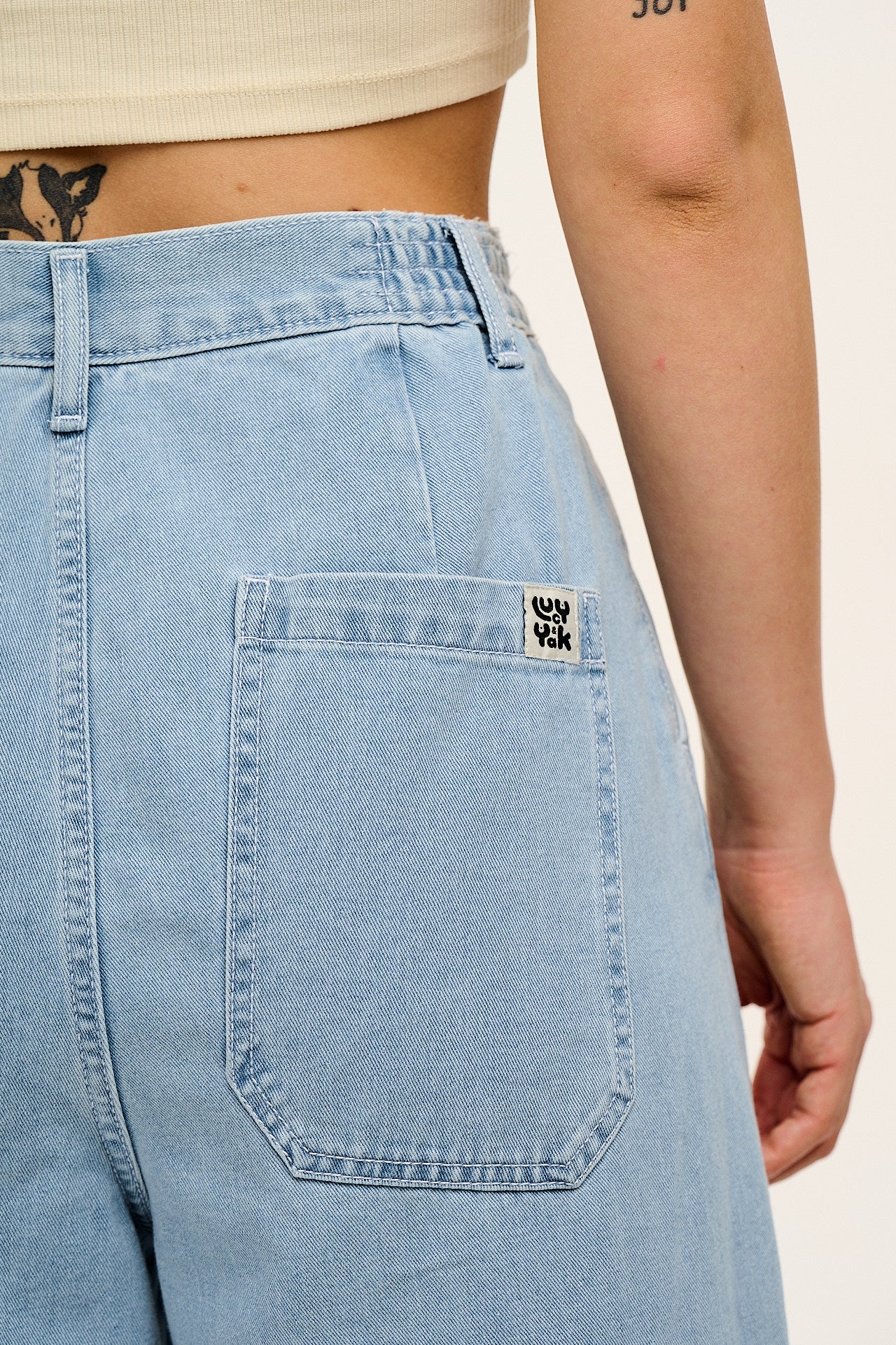 Cole - Baggy Wide Leg Denim Jeans in Light Wash Blue